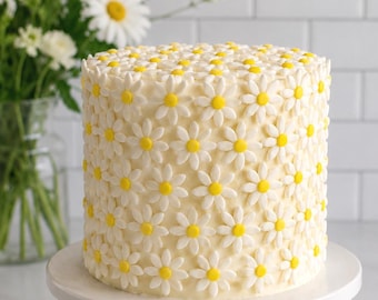 Fondant Daisy Cake Topper: Edible Sugar Flowers