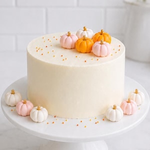 Mini Fondant Pumpkins: Fall Cake Toppers