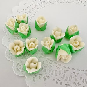 Mini Ivory Royal Icing Rosebuds: Edible Cake Flowers (1/2 Inch)