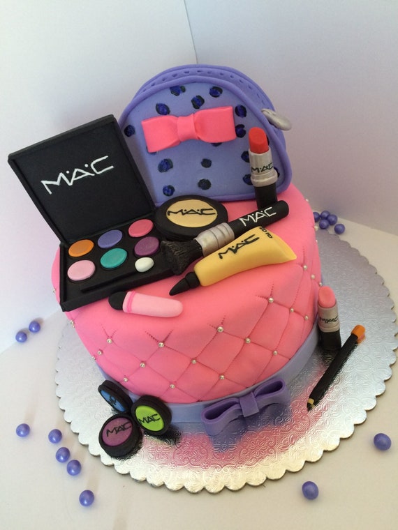 Chanel Makeup Bag Birthday Cake With Makeup - CakeCentral.com