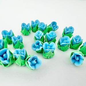 Mini Pastel Blue Royal Icing Rosebuds: Edible Cake Flowers