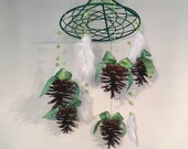 Natural pine cone nursery crib decor, Hanging Baby mobile with whit  feathers and pearls for first Christmas, Green kids bedroom decoration