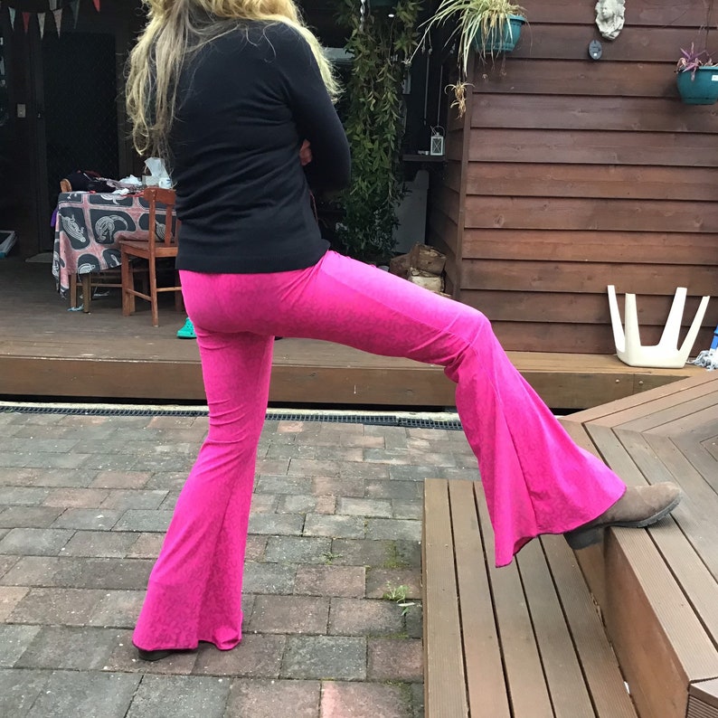 hot yoga pants dance