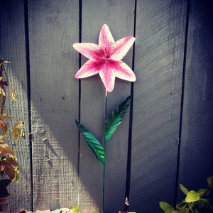 Metal Flower Garden Stake,  Stargazer Lily Flower Garden Art,  Metal Garden Decor,  Yard Decoration, Garden Art