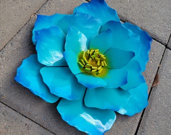Colorful Metal Spring Flower: Garden & Fence Decor