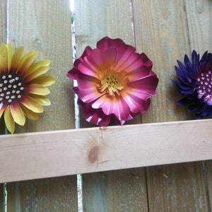 Flores de metal, flores para cercas, decoración de cercas, flores de metal para cercas o árboles - TAMAÑO PEQUEÑO