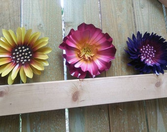 Metal Flower Fence Decoration: Colorful Wall Art (Small Size)