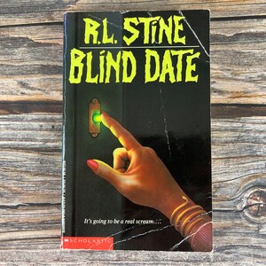 Blind Date by R.L. Stine - Point Books, Scholastic Paperback Horror, Young Adult Horror Paperback Books - 1980s YA Horror Thriller
