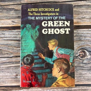 Alfred Hitchcock - The Mystery of the Green Ghost - Scholastic Paperback
