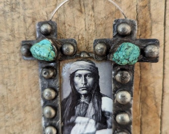 Turquoise pendant with crosses