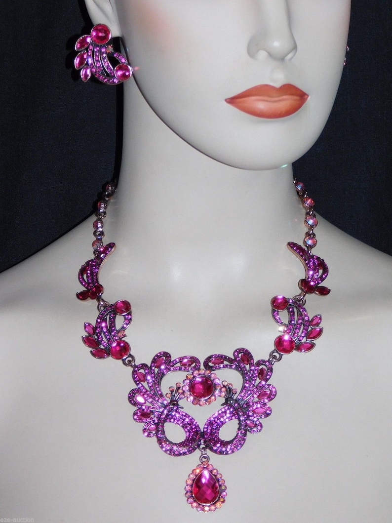 Pretty as a Peacock fuchsia rhinestone crystal necklace and earring set