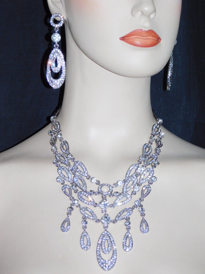 Brand New Bridal Wedding Silver Rhinestones Crystal Graduated Necklace and Earrings Set