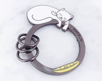 Cat keychain; Cat key ring; cat accessories; cat rings; cat keys; key rings; keychain cats; cute keychain