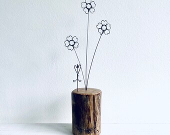 Wire Forget Me Nots & Heart on Waxed Driftwood. Valentines Day. Mother’s Day. Driftwood art. Wire Art. Flower Art.