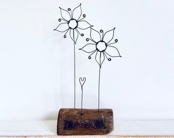 Wire Love-in-a-mist Flowers & Heart on waxed Driftwood. Driftwood art. Mother’s Day. Wire flowers. Wire Art. Valentines Day. Spring Flowers.