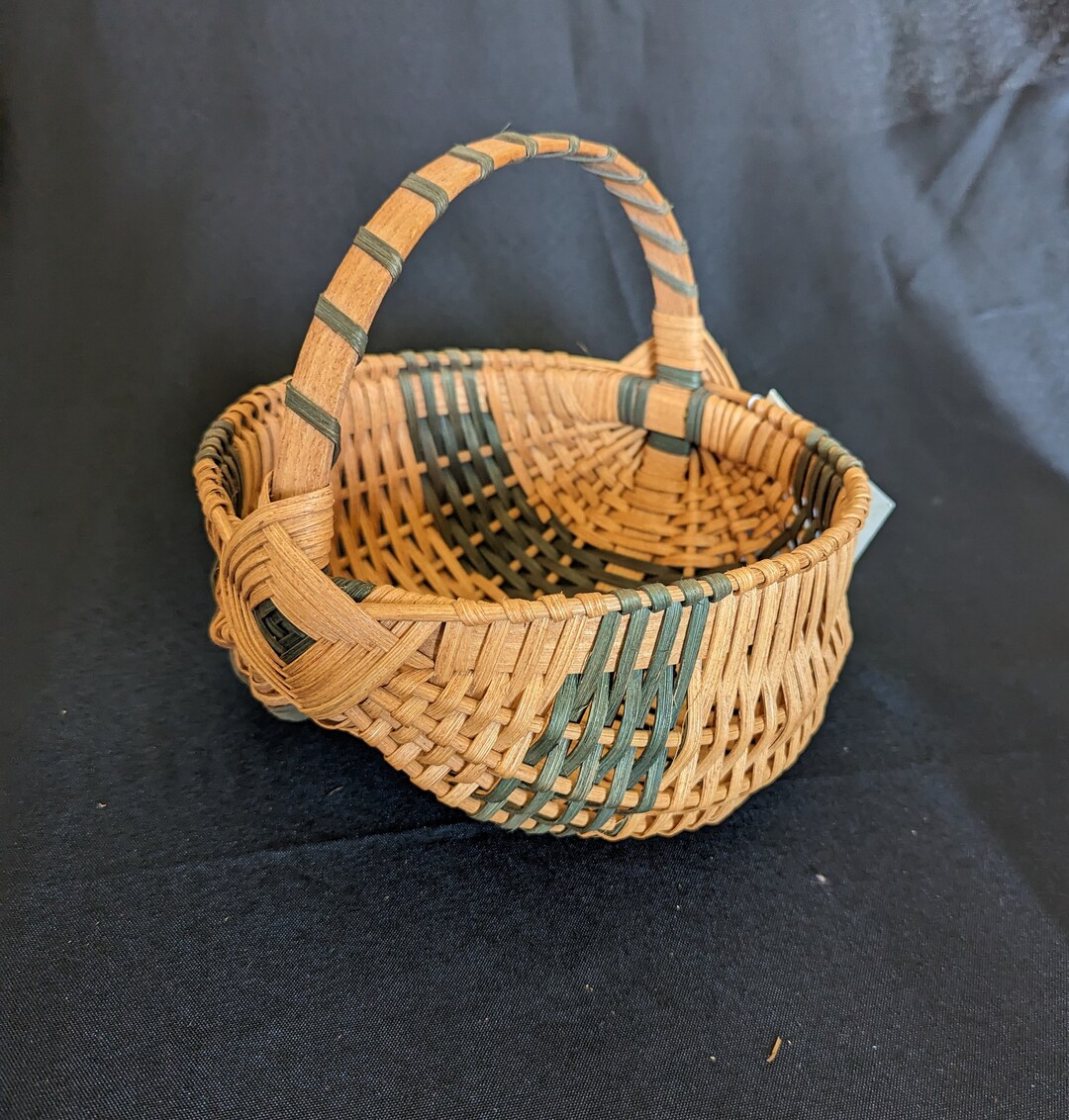 Round Egg Basket Handmade in Ohio Amishmade Basket Decorative Weave