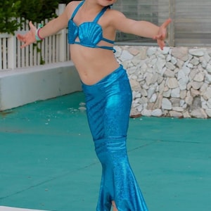 Cola de sirena con la que puedes caminar y nadar.