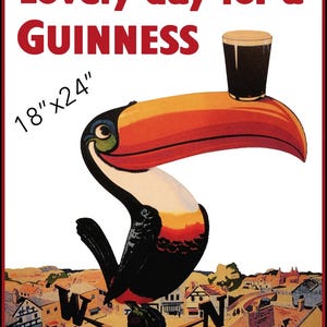 Może przedstawiać: Plakat Guinness w stylu vintage przedstawiający tukana z kuflem Guinnessa na dziobie. Plakat ma wymiary 46 cm x 61 cm i zawiera napis "Lovely day for a Guinness". Tukan jest umieszczony na tle miasta.
