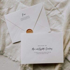 Puede incluir: Un sobre blanco con un sello de cera y texto negro que dice "De Annalive y Brandon 9675 Emeralds Wood Lane Highland Park, NY 11385" y "Entregar a Max y Elizabeth Chambers 114 Main South East Road, Unit 48 Highland Park, NY 11385".