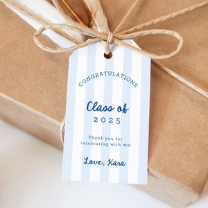 Danke, dass Sie mit mir feiern, Klasse von 2025, Grad Party Favor Tags, gestreift blau und weiß, SN1200GGT