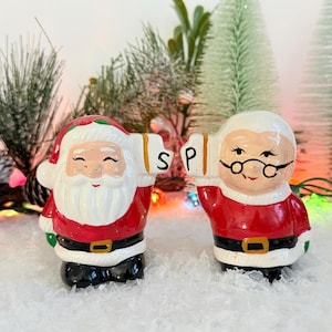 Cute Santa and Mrs Claus Salt and Pepper Shakers / Christmas Holiday Decor.