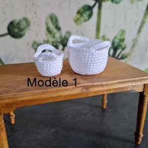 Two mini dollhouse baskets, two models