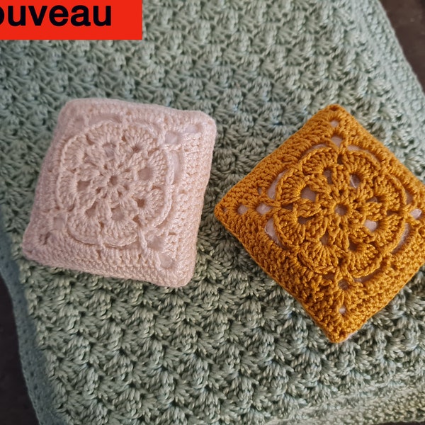 Coussin miniature pour maison de poupée