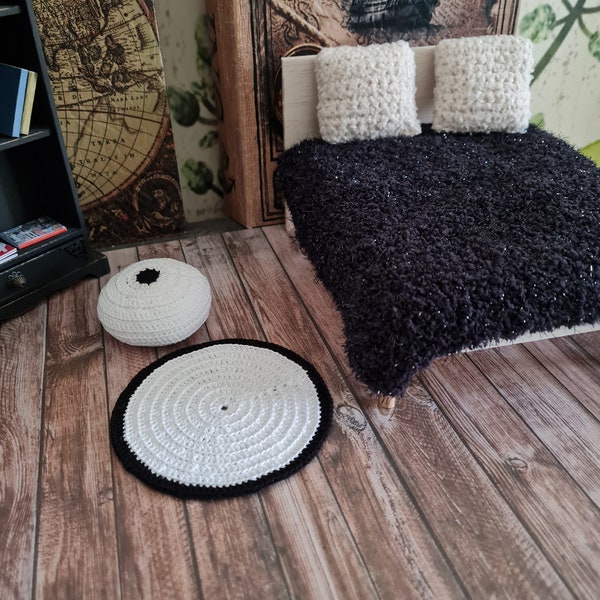 Tapis miniature et pouf pour maison de poupée