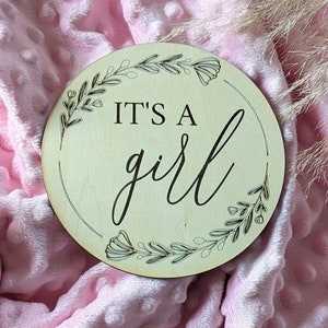 Baby Girl Gender Announcement Wooden Disc | It&#39;s a Girl | Wood Slice | Baby Wood Sign | New Baby Announcement Pregnancy Announcement Plaque