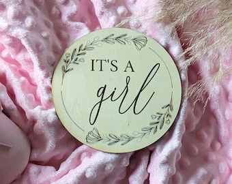 Baby Girl Gender Announcement Wooden Disc | It's a Girl | Wood Slice | Baby Wood Sign | New Baby Announcement Pregnancy Announcement Plaque