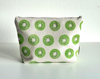 Clutch aus handbedrucktem Stoff