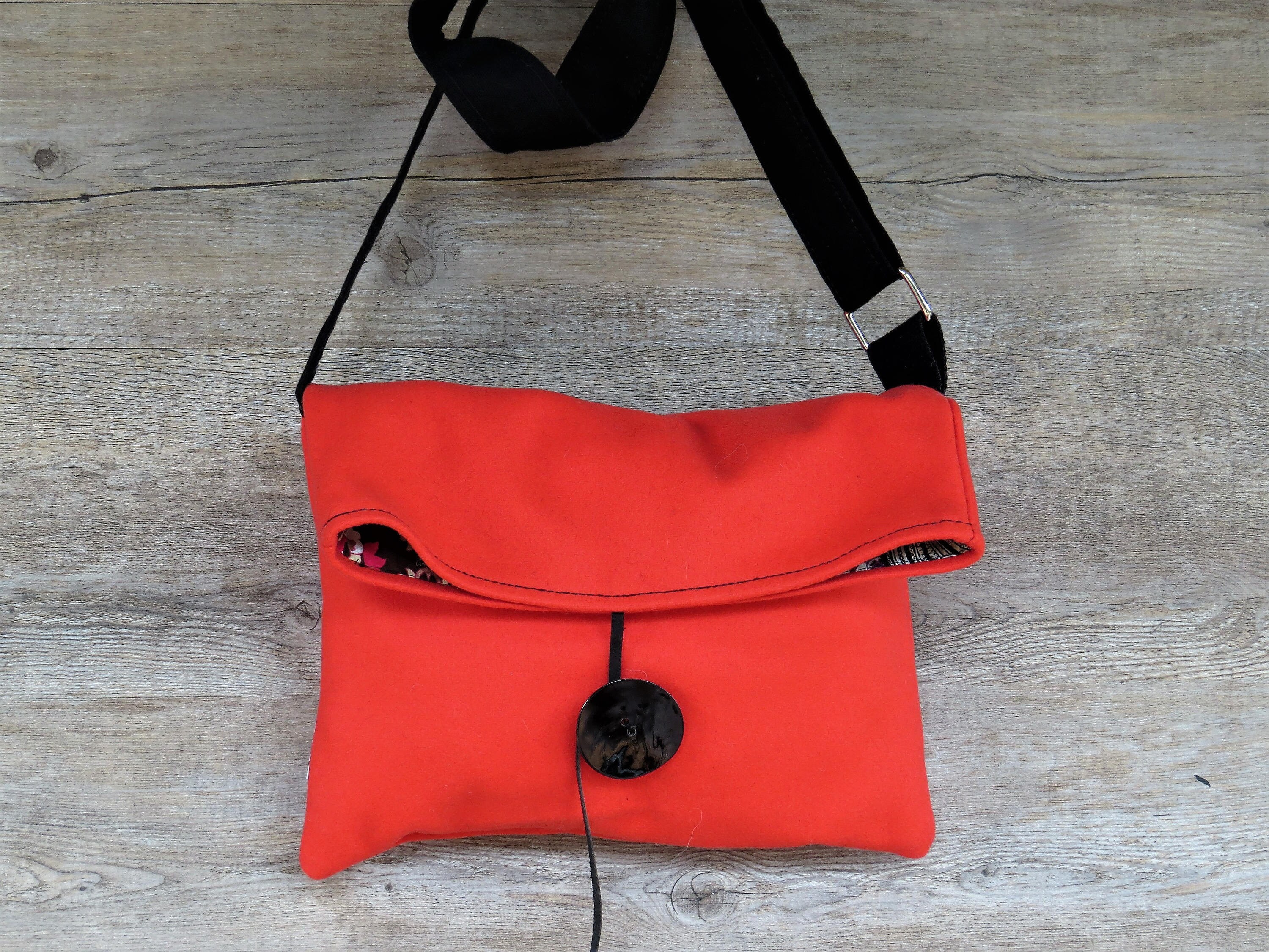 small fabric shoulder bags