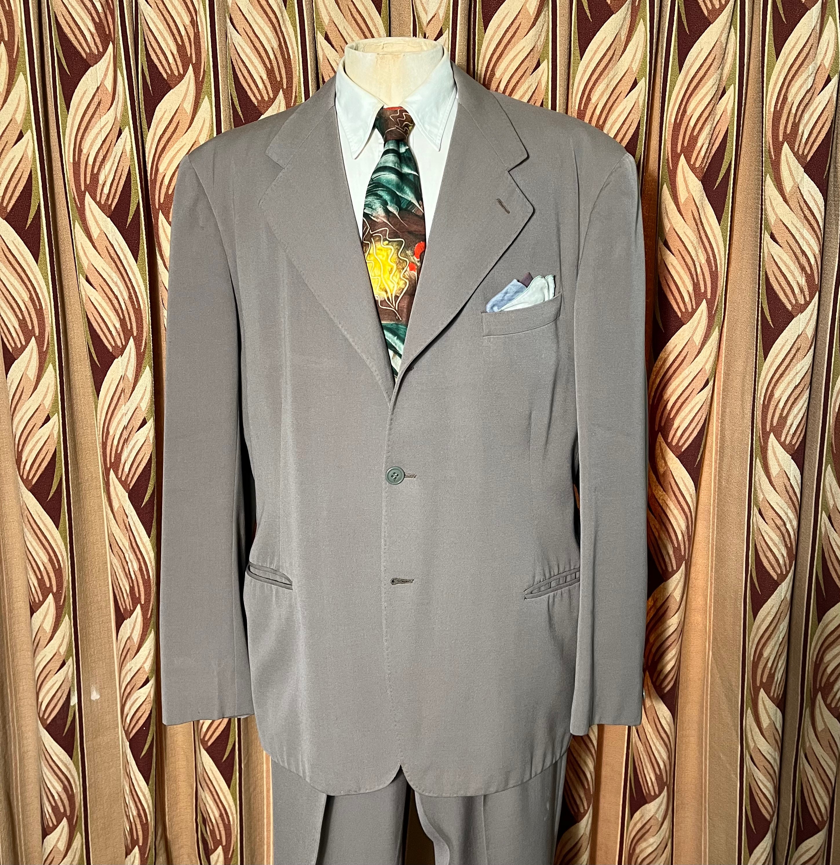 Real Vintage Search Engine 1940S 1950S Size 42-46 RL Taupe Gabardine Suit $408.00 AT vintagedancer.com