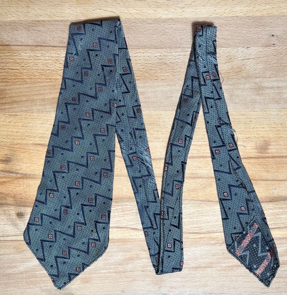 1920s Art Deco Zig Zag Brocade Tie