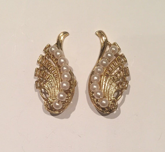 Clip on ear climbers