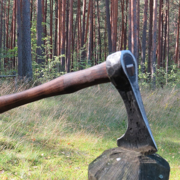 Tomahawk axe , camping ax , carpenters axe , viking replica axe