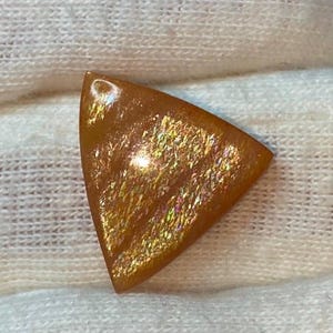 Pierre de soleil naturelle en treillis arc-en-ciel de 7,25 cts pour la fabrication de bijoux, 16 x 16 x 4 mm