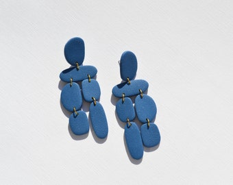 Boucles d'oreilles audacieuses bleu vif Boucles d'oreilles abstraites accrocheuses aux formes organiques