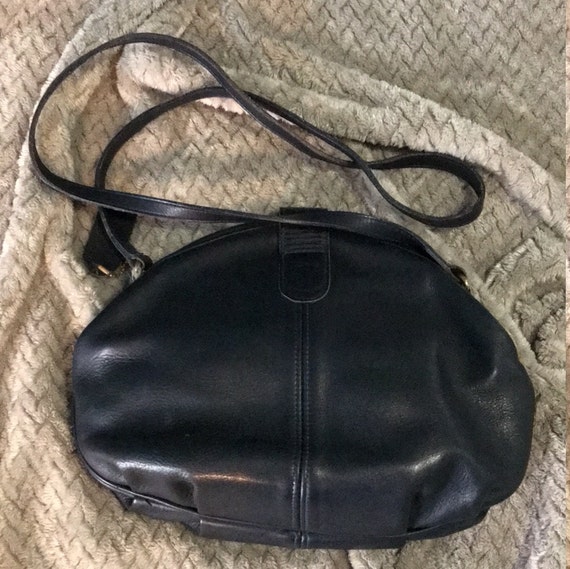 Vintage Coach Laurel Clamshell Shoulder Bag Navy … - image 3