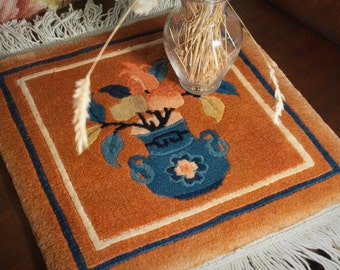 12" x 12.5"  Peking Wool Rug Mat - Vase Design, Coral