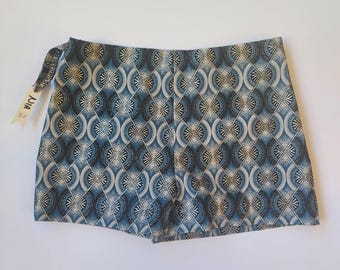 NIA 38 – Handmade Tailored Shorts 100% cotton African wax fabric with silver lurex/ pantaloncino donna sartoriale, fatto mano in tessuto wax