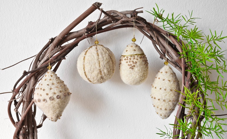 Set of 4_Handmade Felt Christmas Ornament_White & Silver/Gold image 2