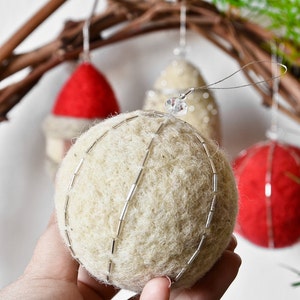 Set of 4_Handmade Felt Christmas Ornament_White & Silver/Gold image 5