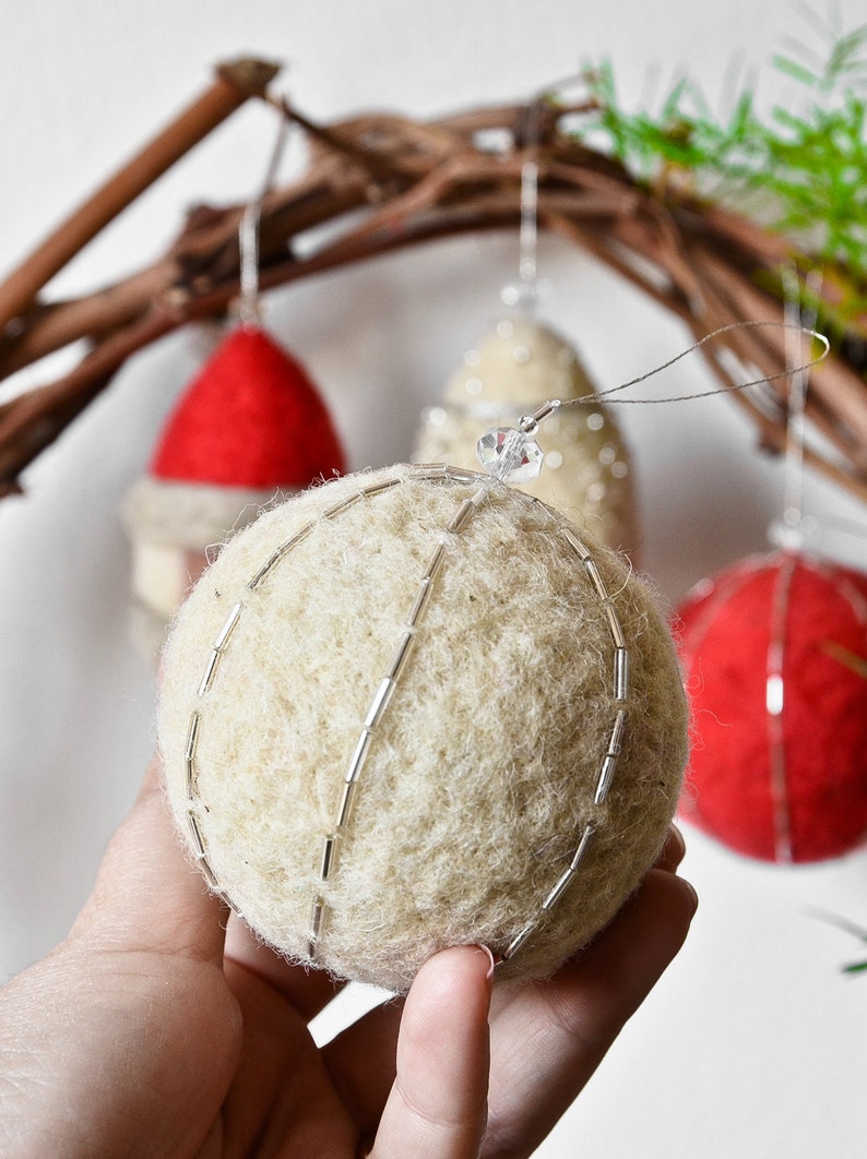 Set of 4_Handmade Felt Christmas Ornament_White & Silver/Gold image 5