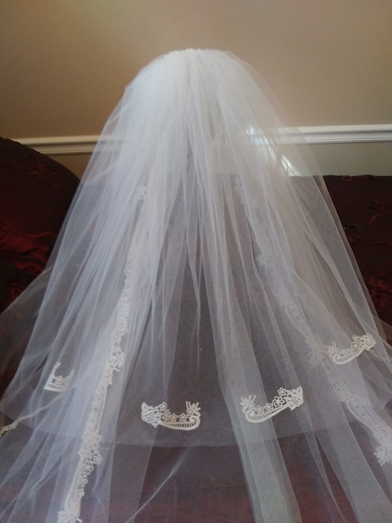 bridal headpiece with veil