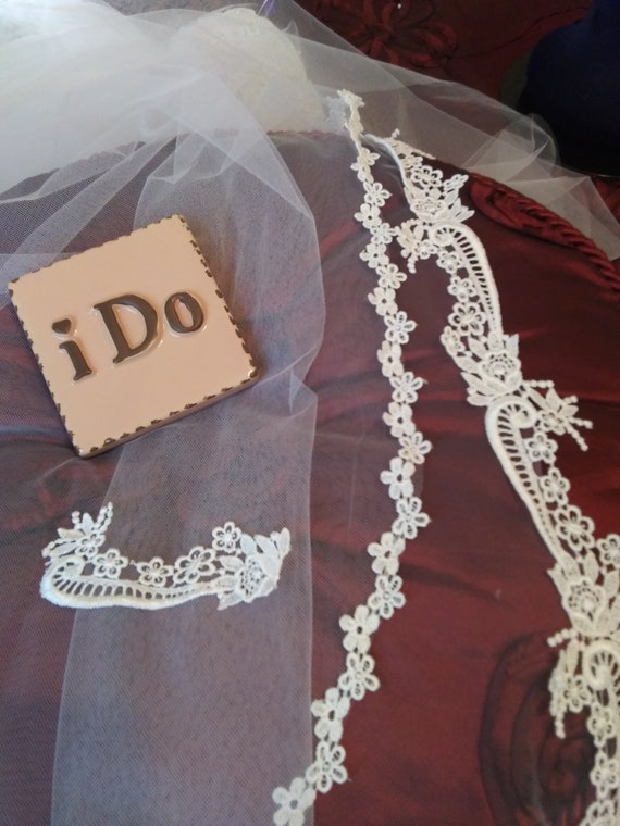 Vintage bridal headpiece and veil - image 3