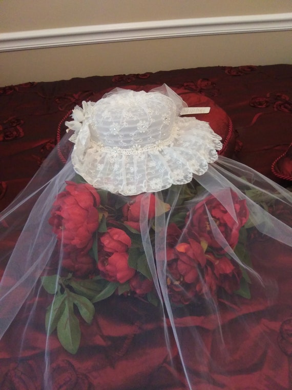 Vintage white bridal hat and veil - image 1