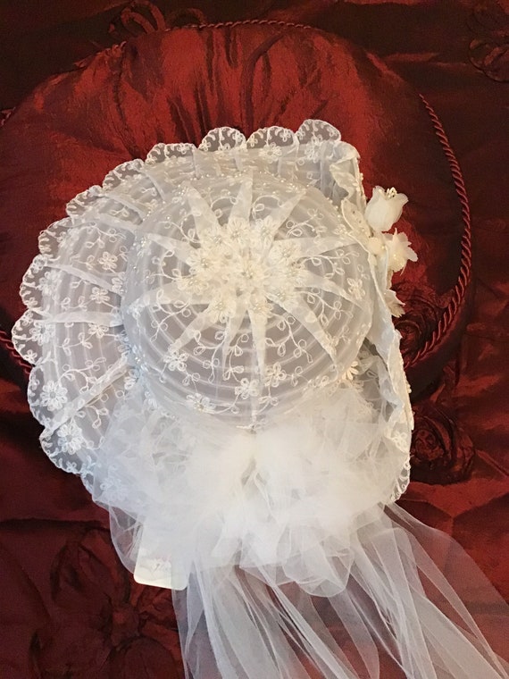 Vintage white bridal hat and veil - image 6