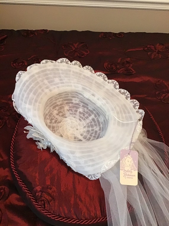 Vintage white bridal hat and veil - image 5