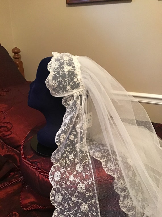 Vintage bridal Juliet cap and veil